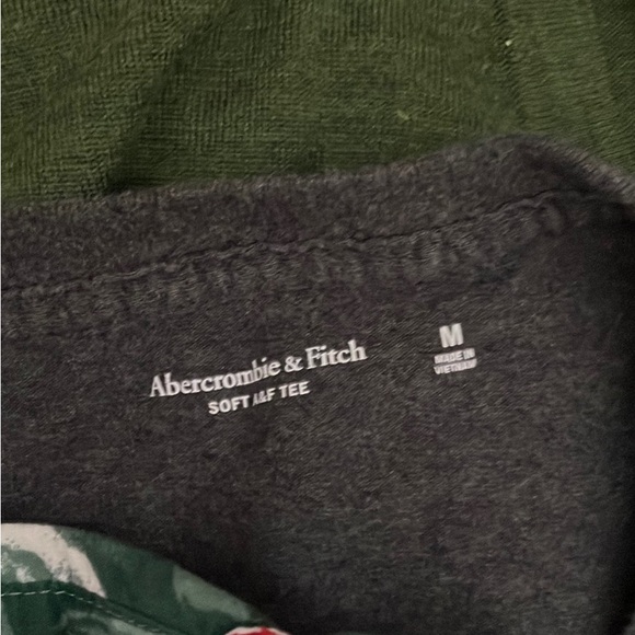 AnF Henley - Charcoal Grey - Picture 3 of 3